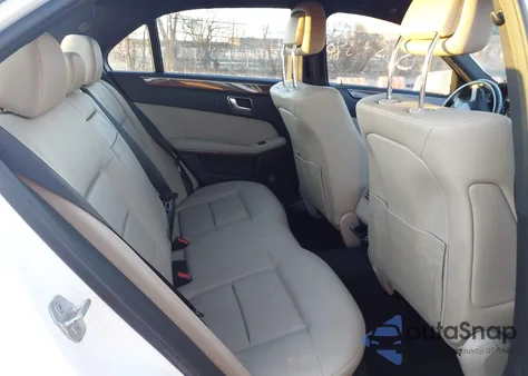 2012 Mercedes-Benz E 350 4Matic z USA, uszkodzony, nr VIN WDDHF8JB0CA532451